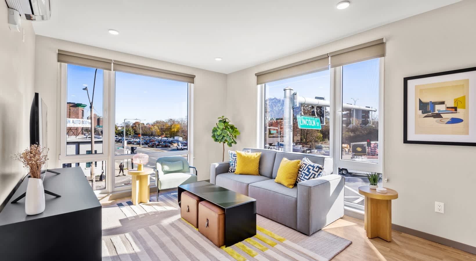 Allston 4BR · 3BA Suite (II) — photo 1 of 4